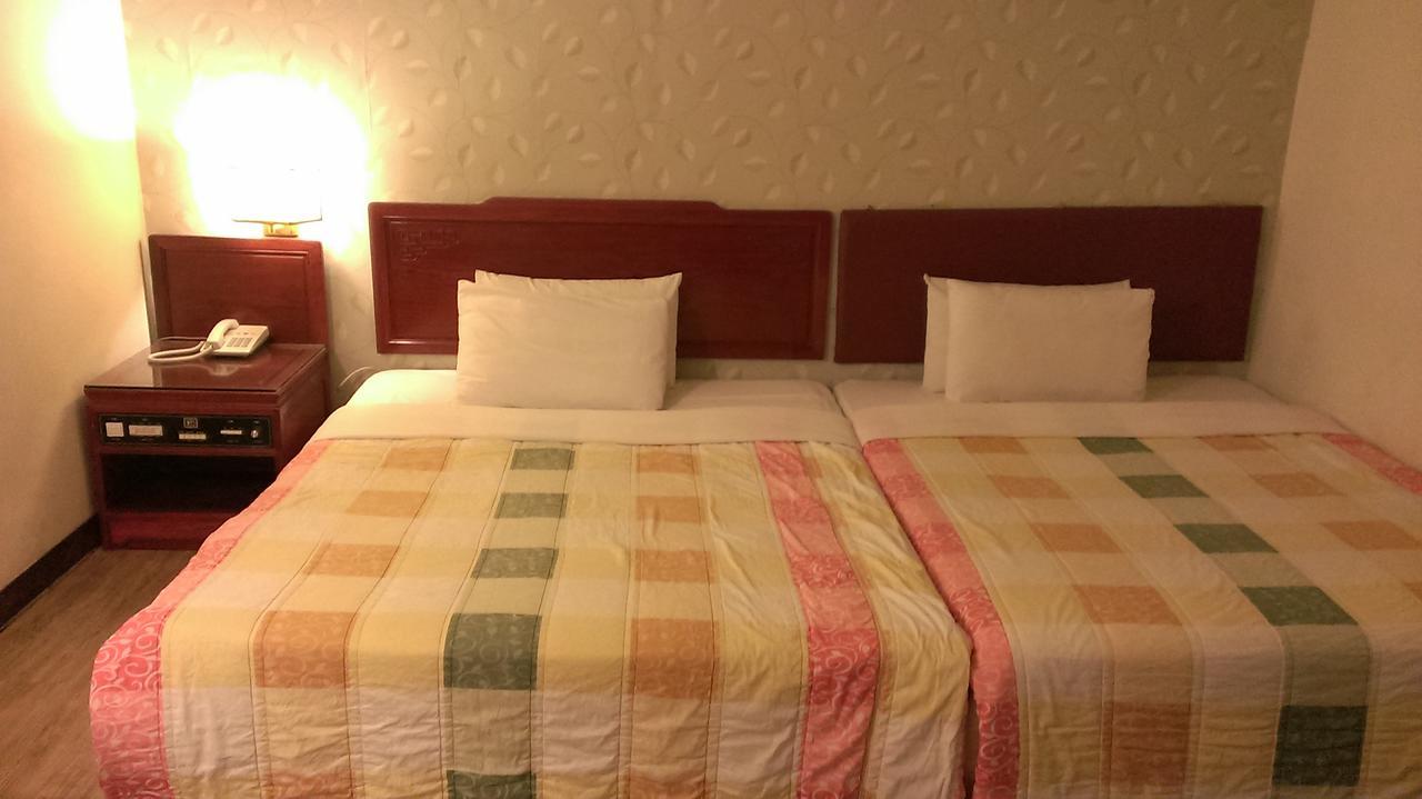 Galaxy Hotel Đài Trung Ngoại thất bức ảnh