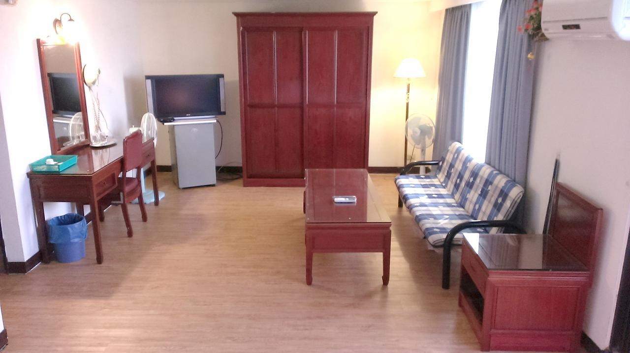 Galaxy Hotel Đài Trung Ngoại thất bức ảnh