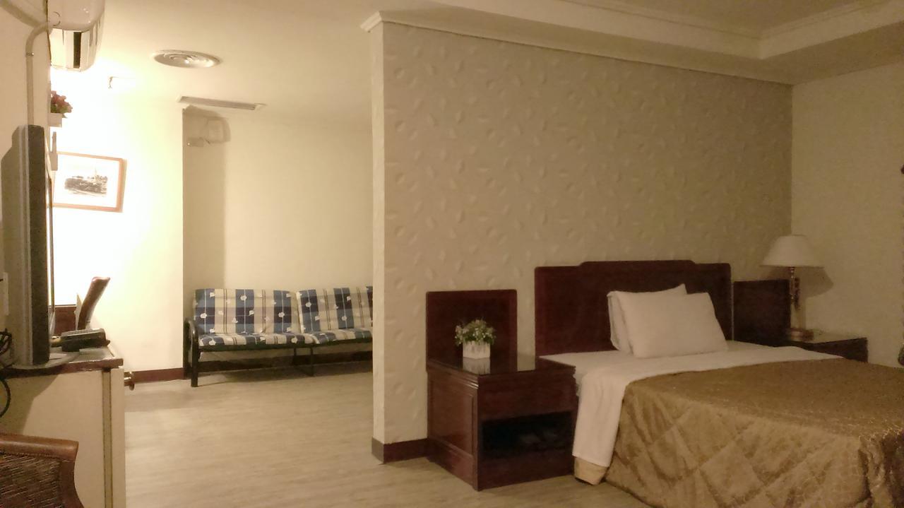 Galaxy Hotel Đài Trung Ngoại thất bức ảnh