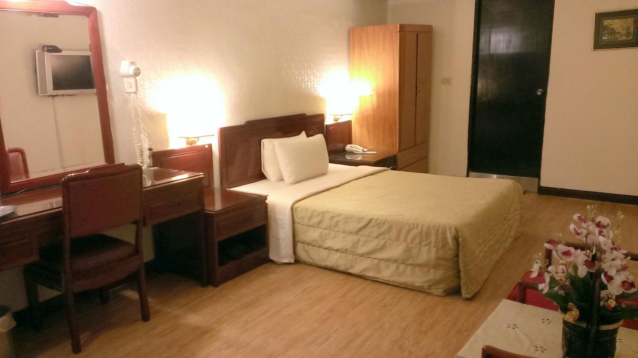 Galaxy Hotel Đài Trung Ngoại thất bức ảnh