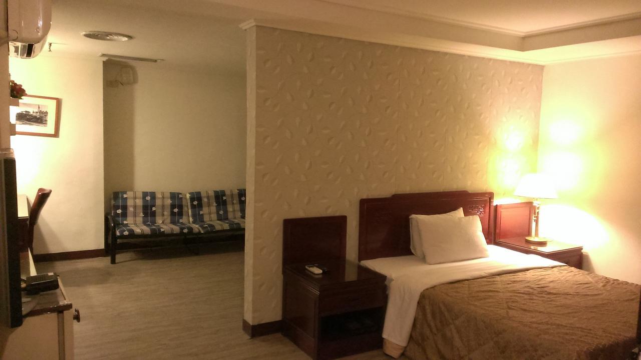 Galaxy Hotel Đài Trung Ngoại thất bức ảnh